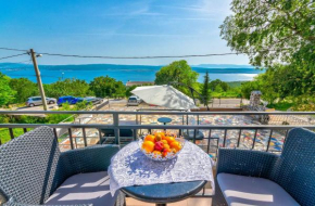 Beeindruckendes Apartment mit Whirlpool, Lounge-Liegen, Meerblick, Grill